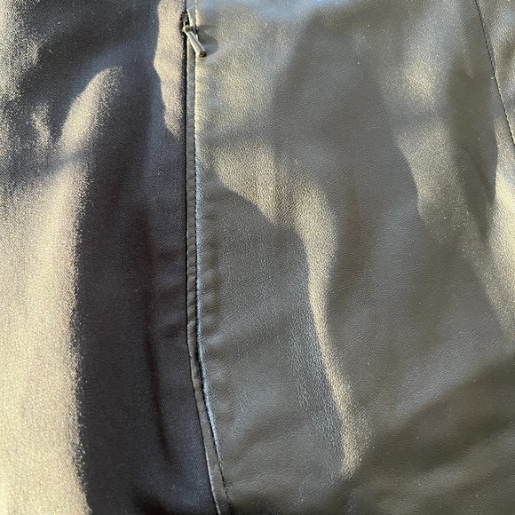 Black Leather Panel Skirt - Anne Taylor - Picture 4 of 4